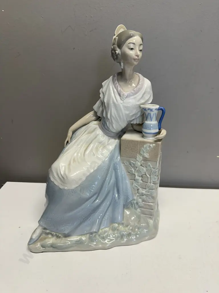 Lady Nao Figurine With Jug H32,W23cm. Image 1++